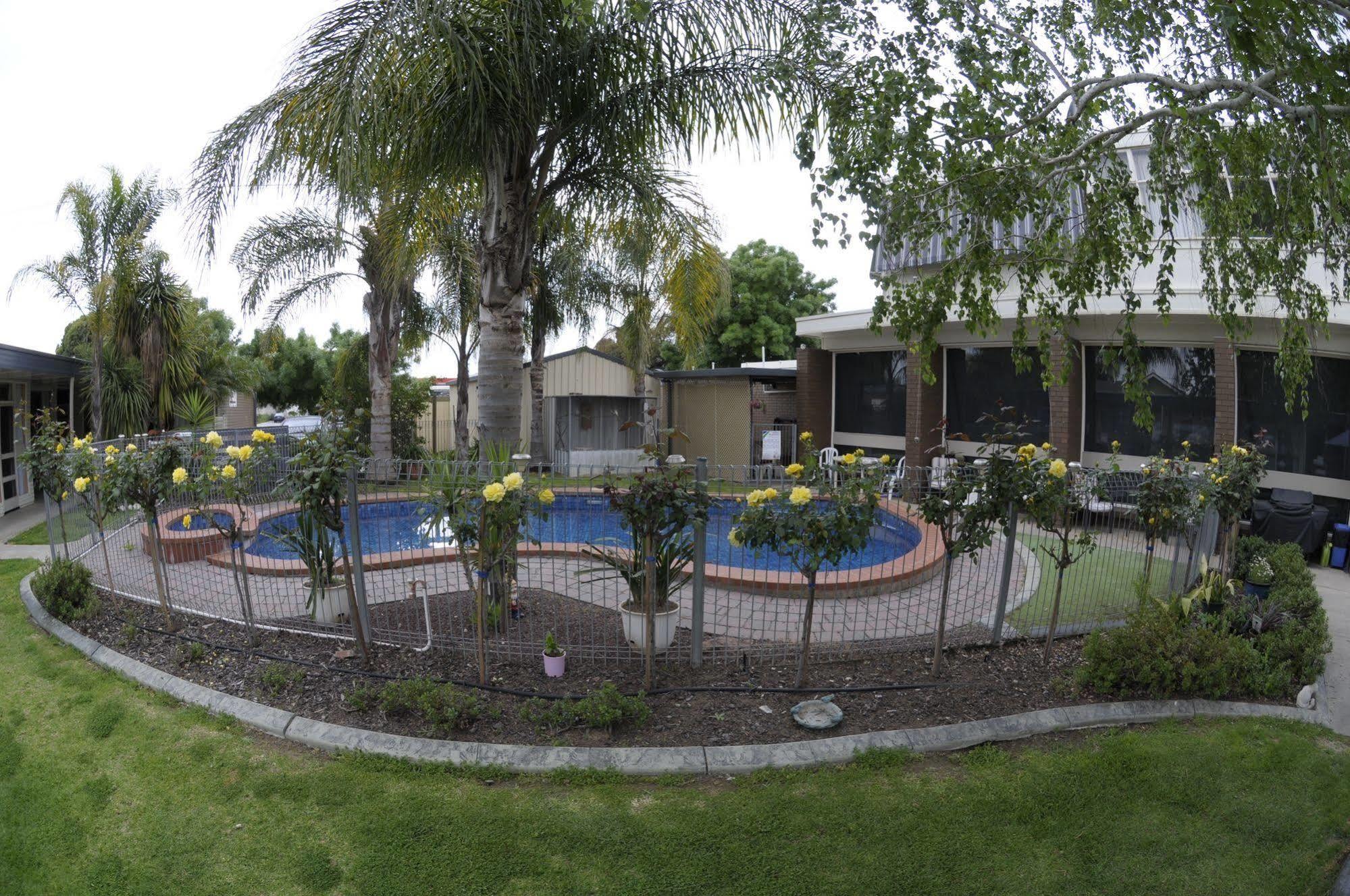 Warrina Motor Inn Wodonga Cbd Extérieur photo